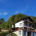 Guest house Karadzhovata Kashta 3*