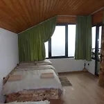 Guest house Karadzhovata Kashta 3*