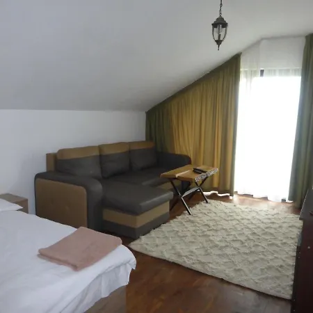 Karadzhovata Kashta Guest house 3*