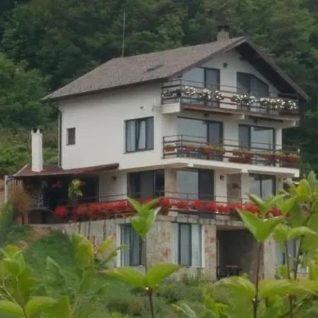 Karadzhovata Kashta 3*