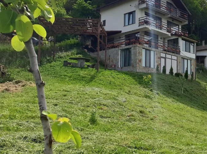 Guest house Karadzhovata Kashta 3*